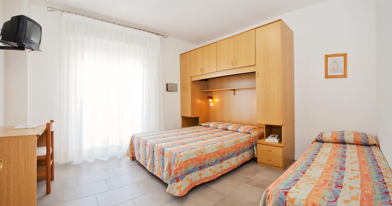Hotel Augusta 카오를레 외부 사진