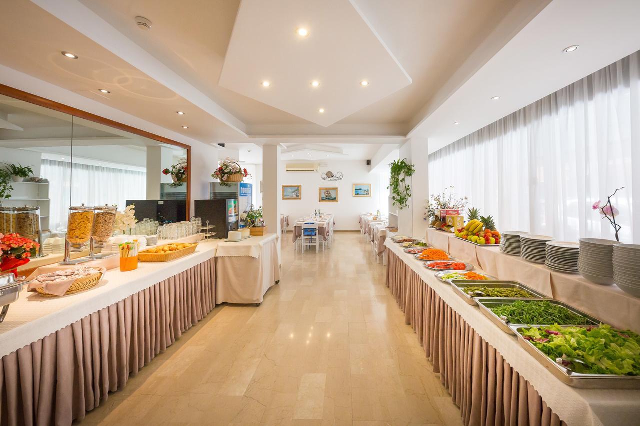 Hotel Augusta 카오를레 외부 사진