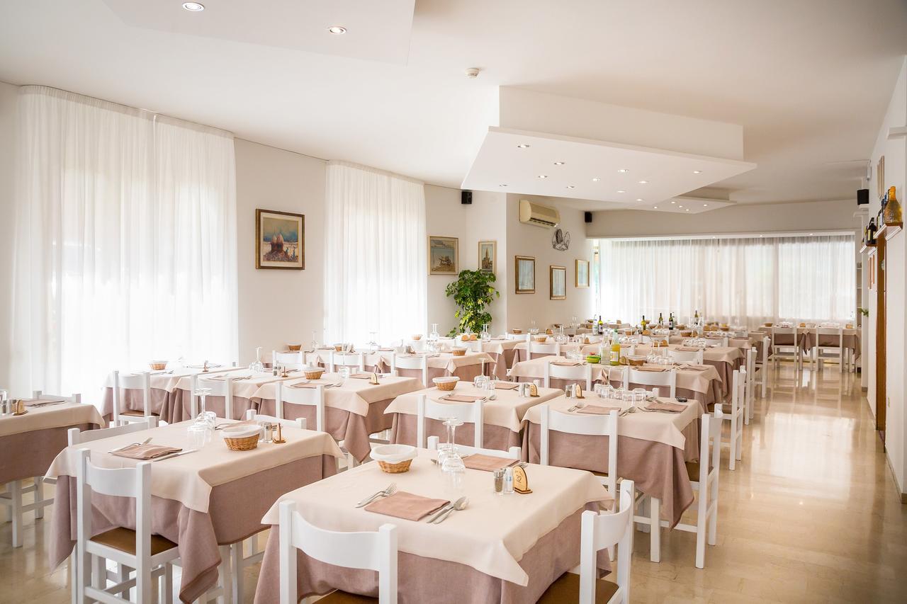 Hotel Augusta 카오를레 외부 사진
